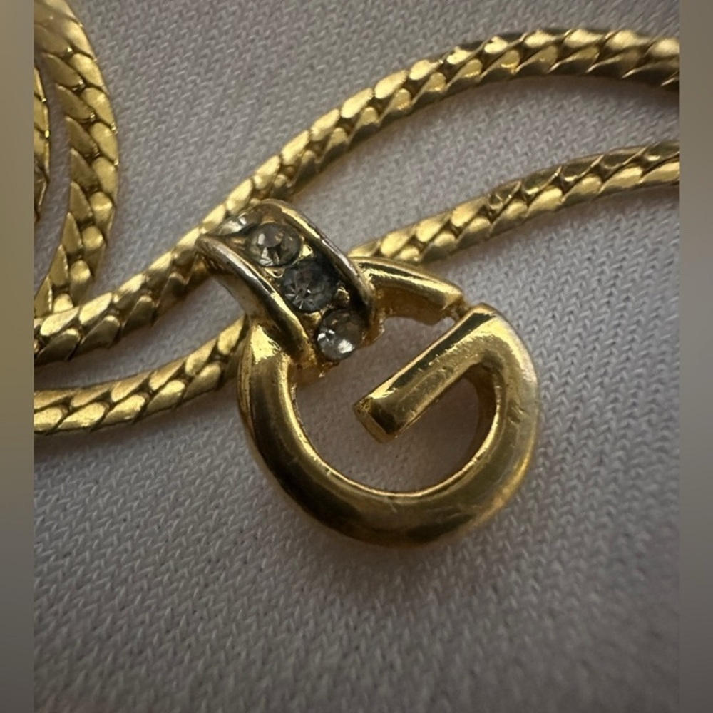 Vintage Givenchy Gold Necklace with G Pendant - Picture 4 of 6